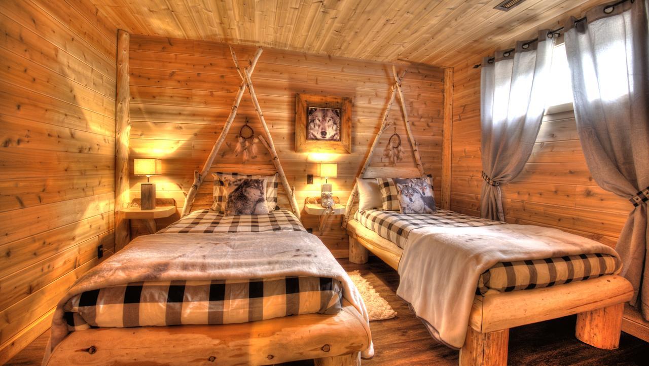 Le Bivouac - Les Chalets Spa Canada La Malbaie Bagian luar foto